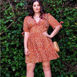 SHEIN Plus Knotted Cuff Allover Print Dress